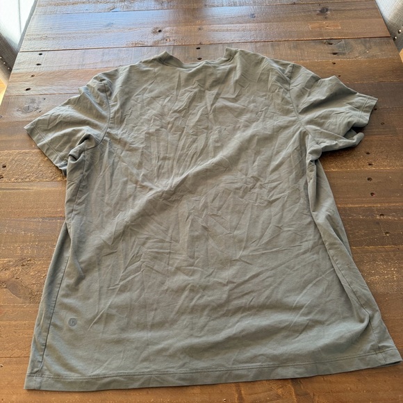 Lululemon Athletica Men's Classic green  T-Shirt xl - Picture 2 of 5